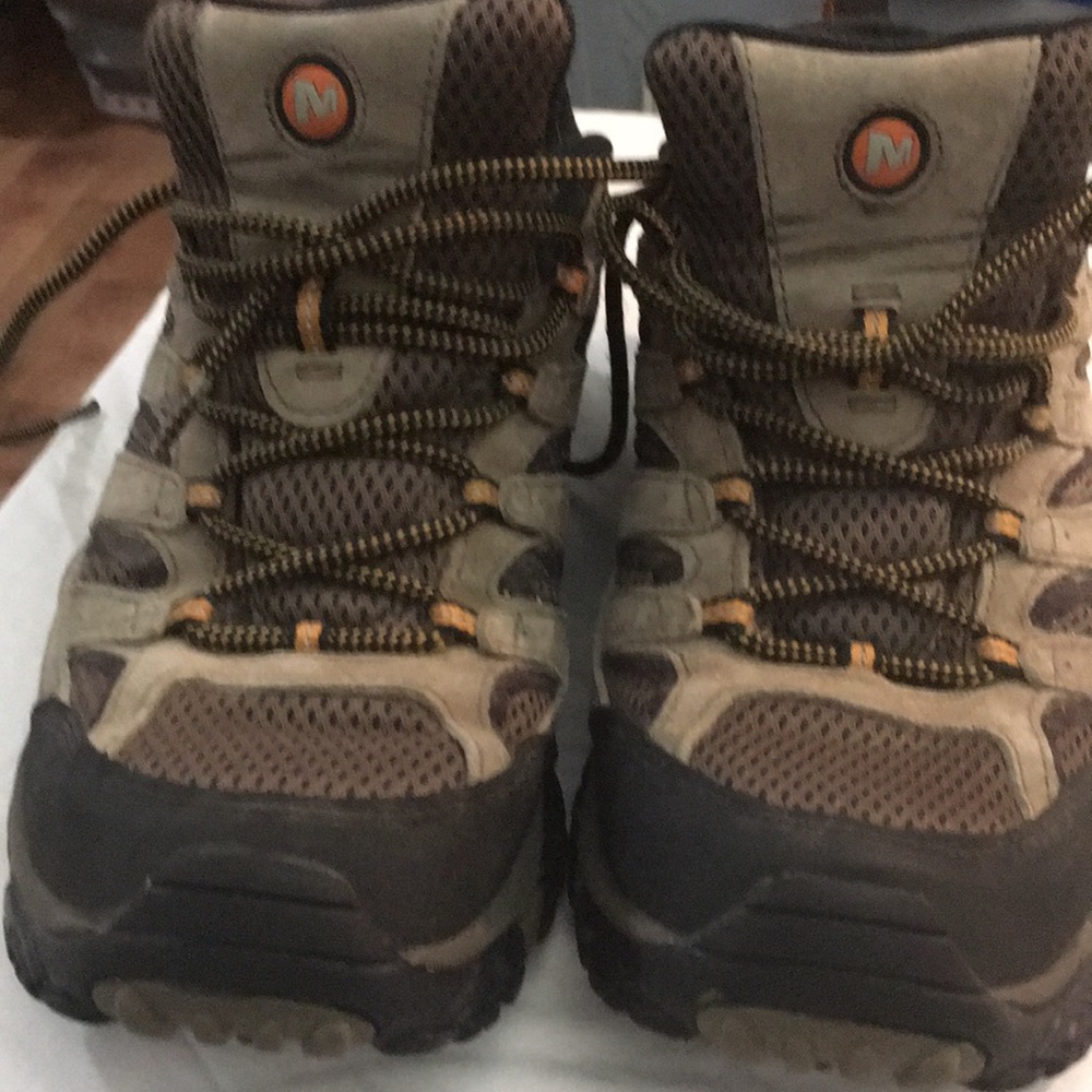Merrell all terrain size 10.5 Like new Great Value